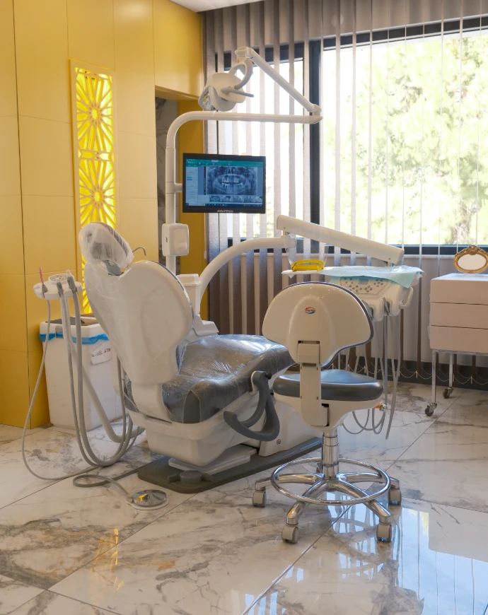 Kliniğin diş ünitesi ve muayene odası